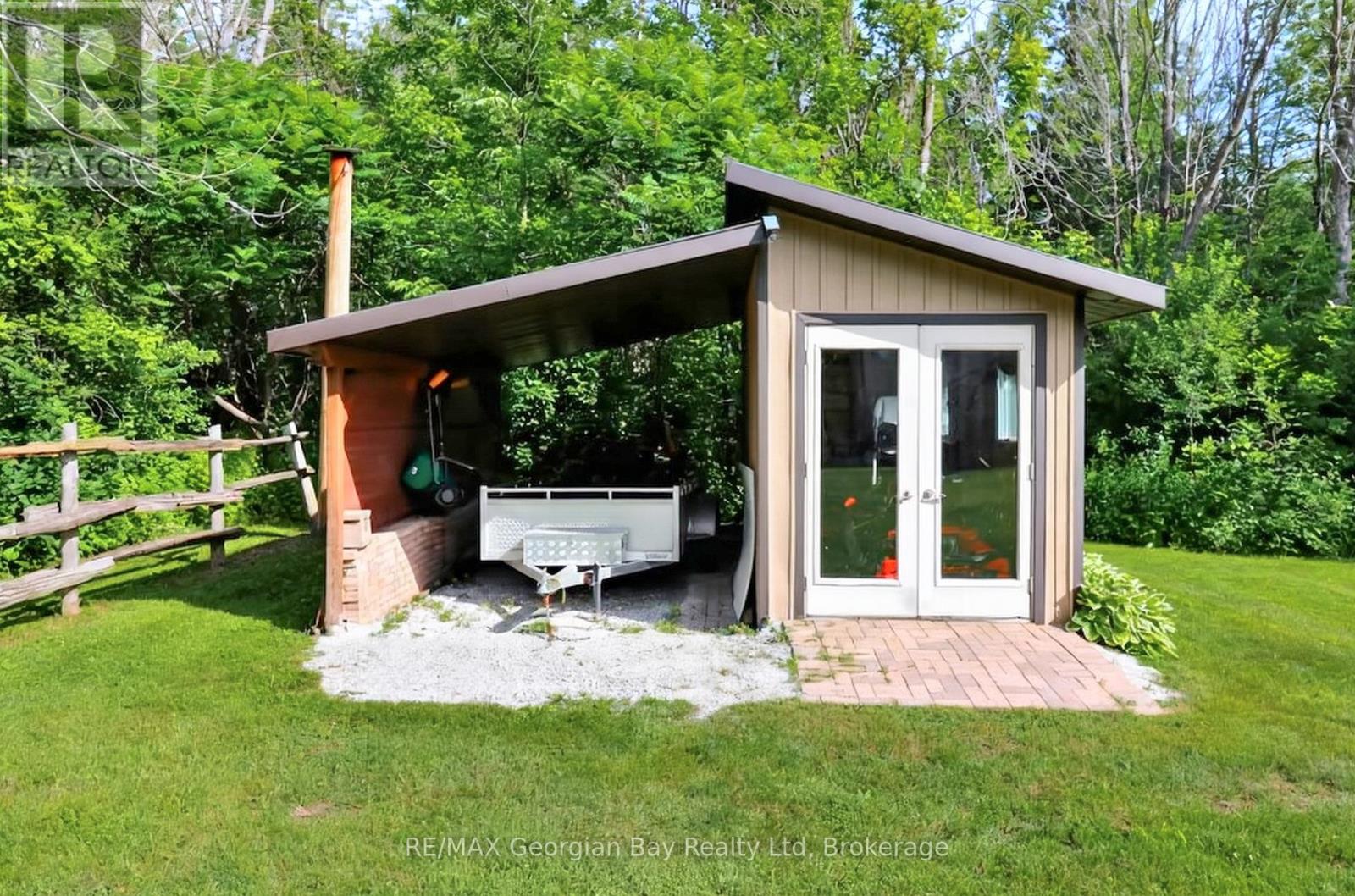 4 MOORE AVENUE - 37