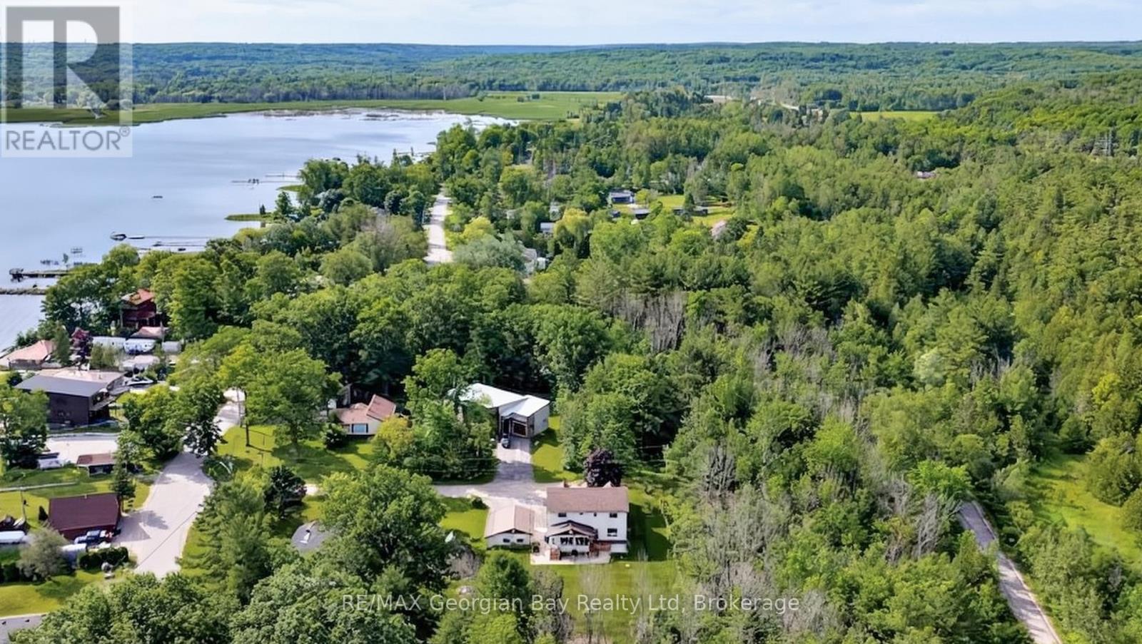 4 MOORE AVENUE - 41