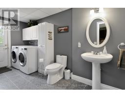 4 Moore Avenue, Tay, ON L0K2A0 Photo 18