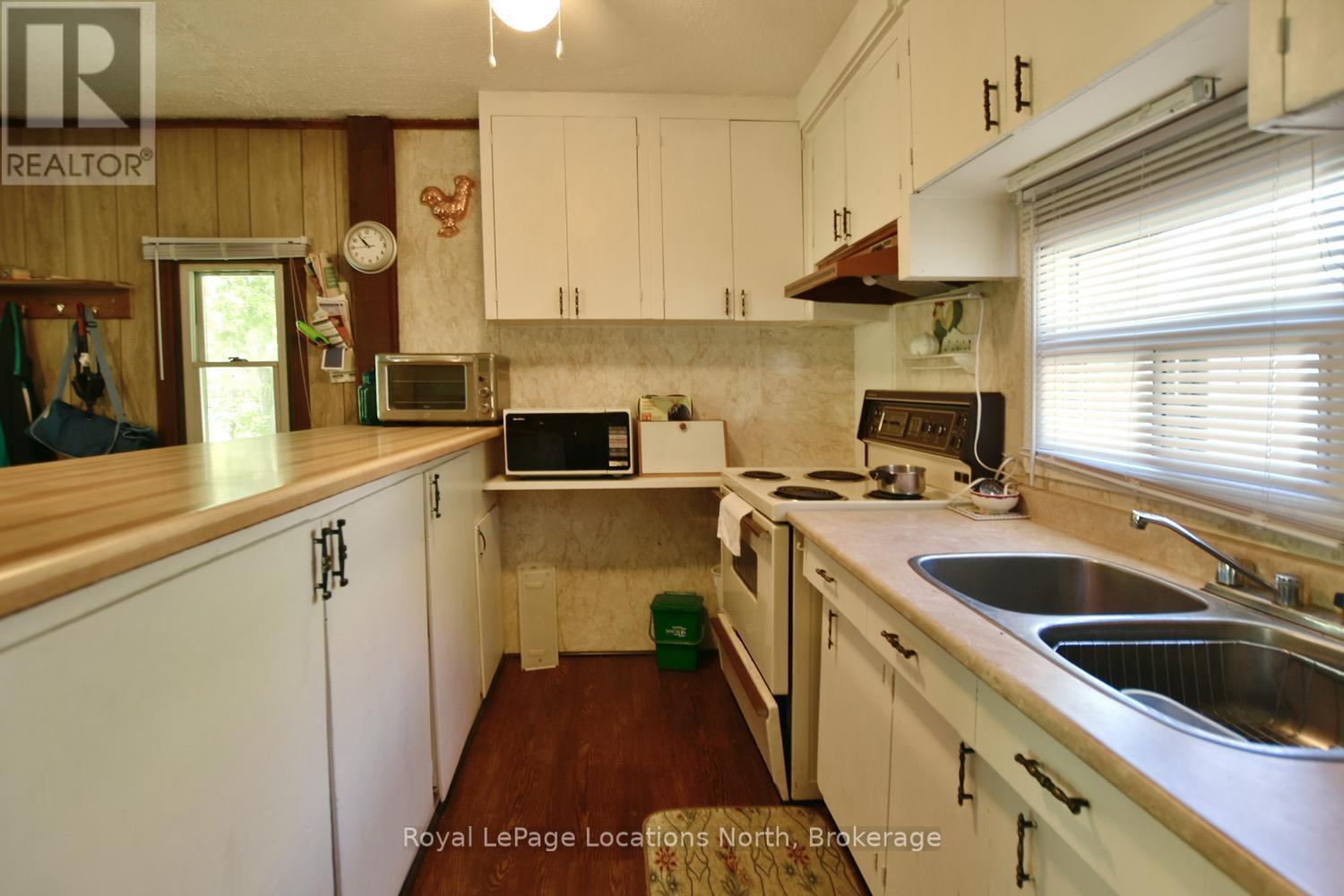 20 MARILYN AVENUE N - 10