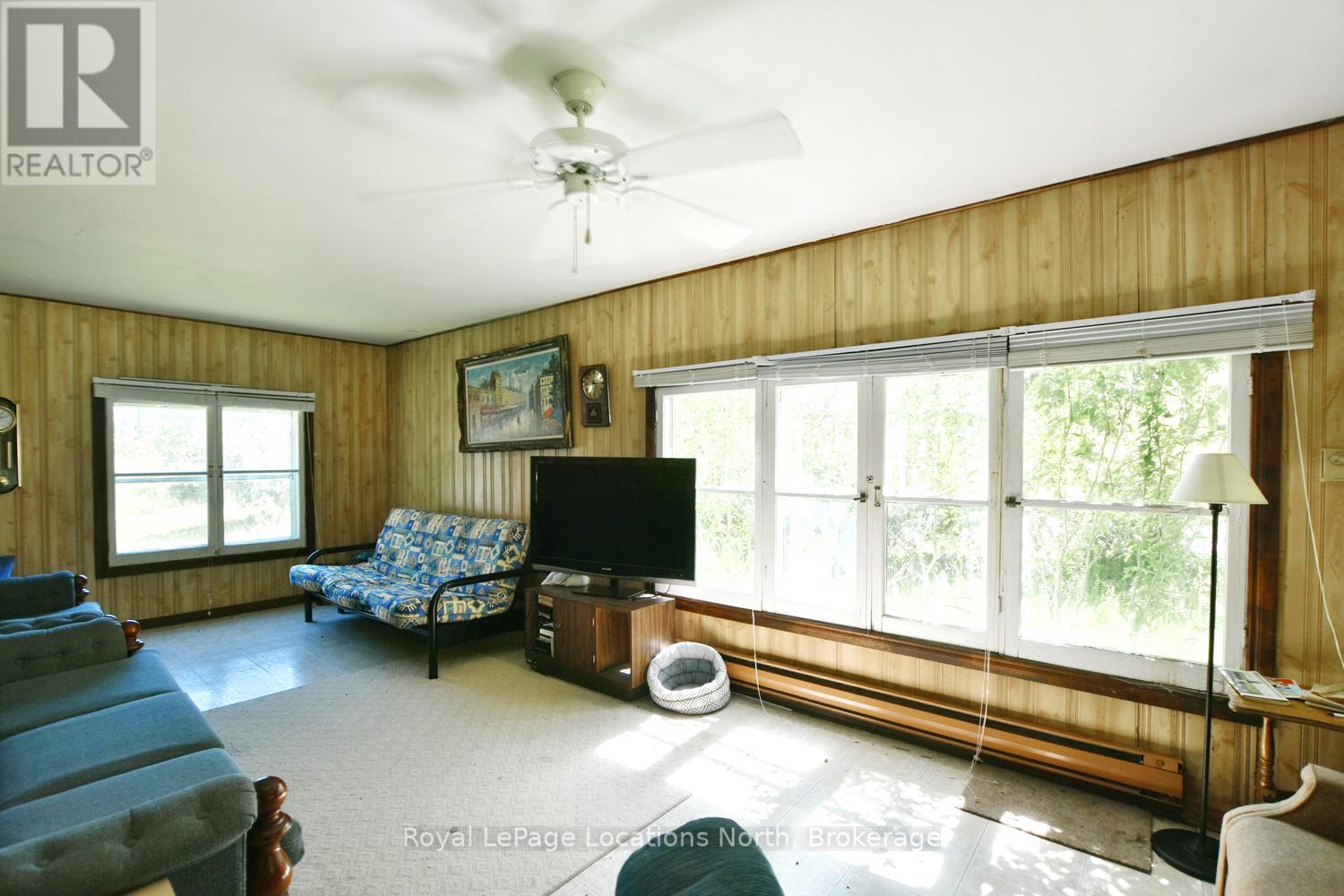 20 MARILYN AVENUE N - 12