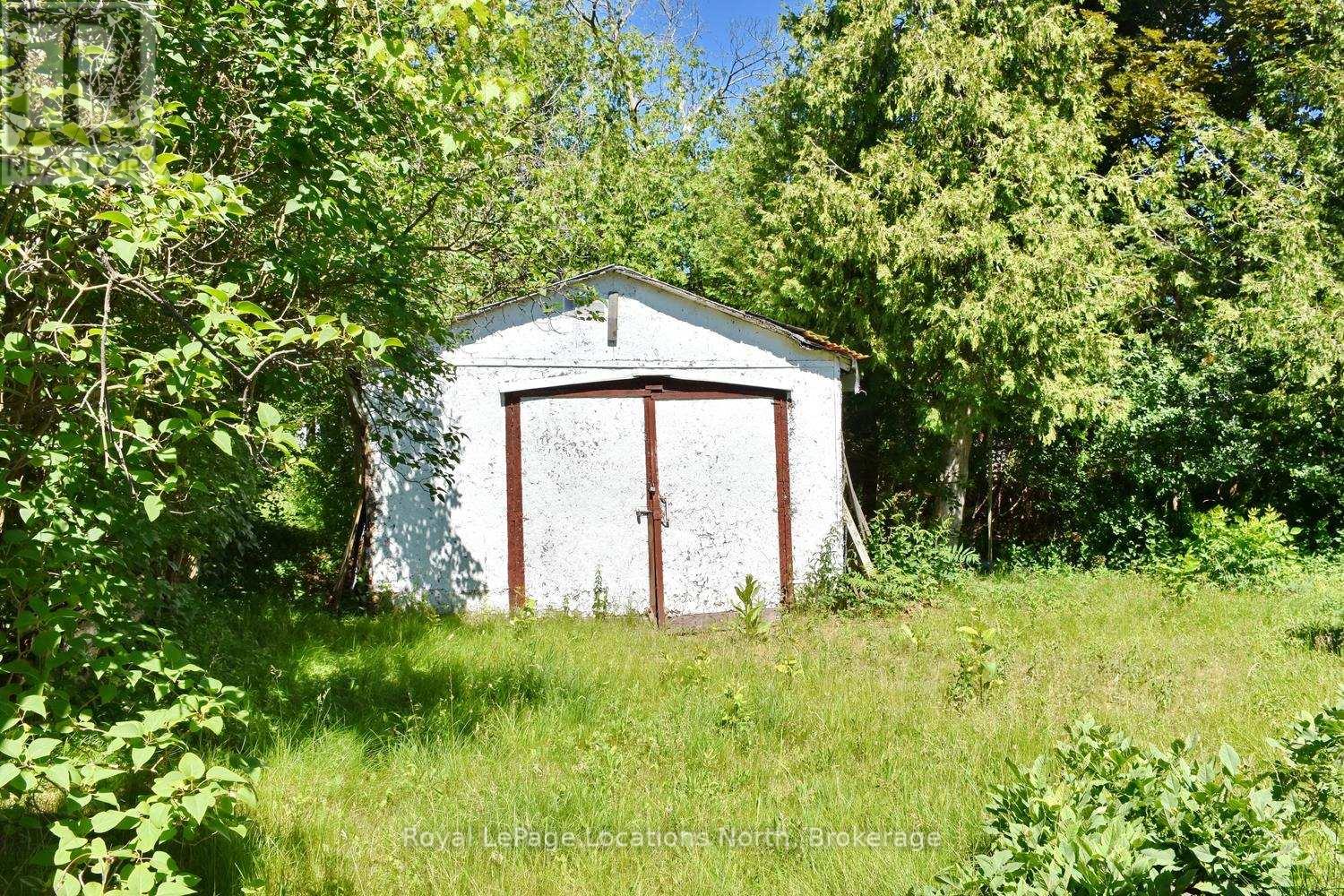 20 MARILYN AVENUE N - 25