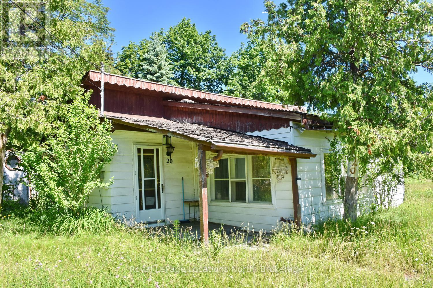 20 MARILYN AVENUE N - 27