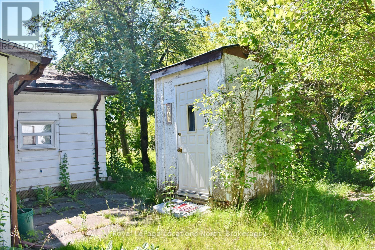 20 MARILYN AVENUE N - 28