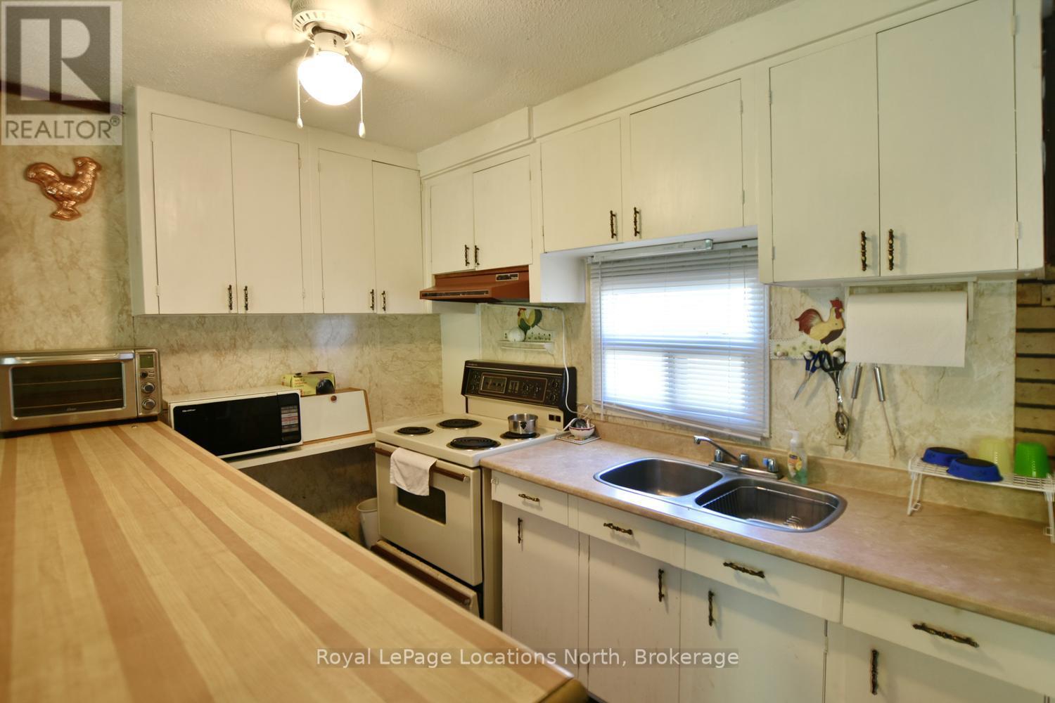 20 MARILYN AVENUE N - 9