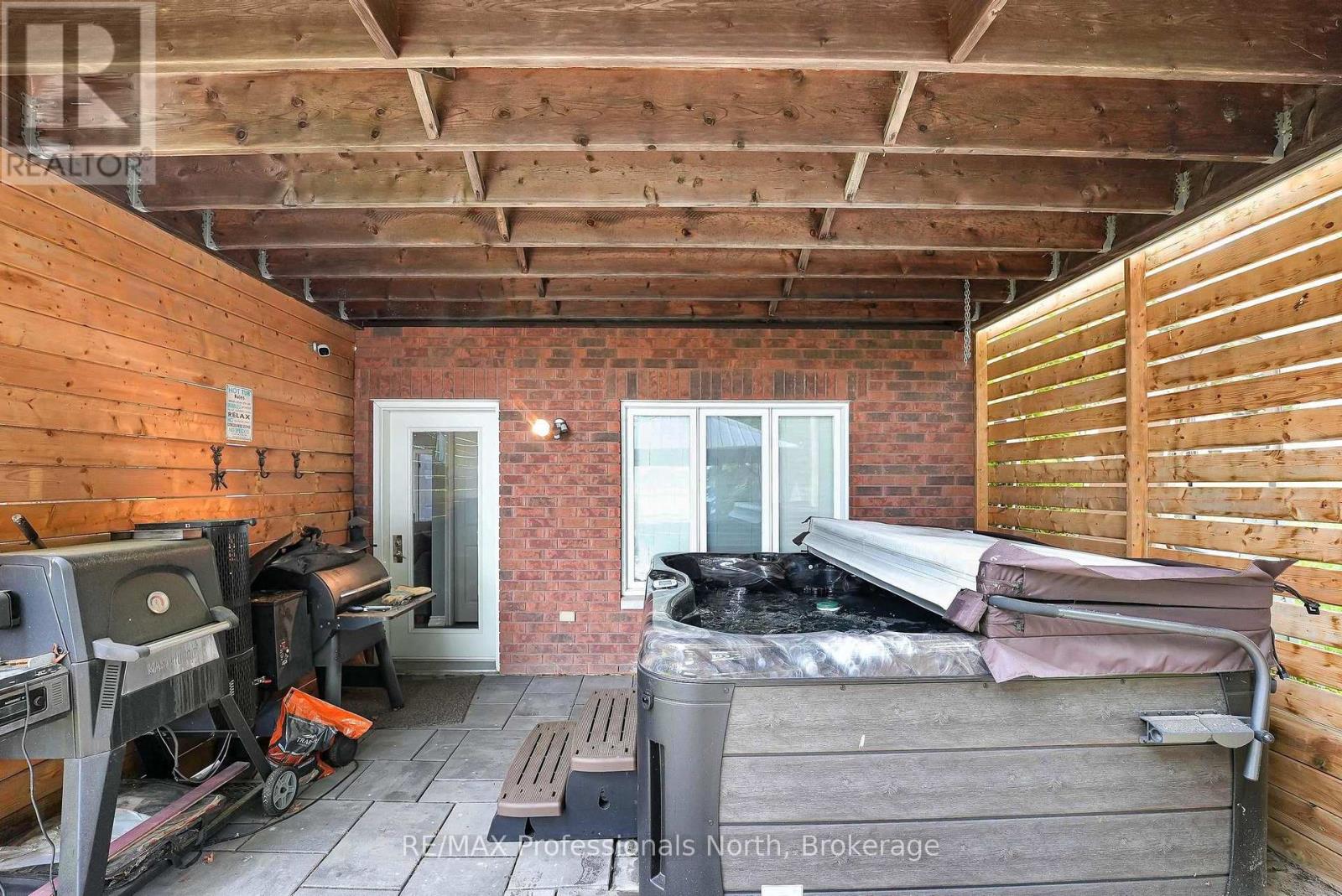 1187 WOODS ROAD - 40