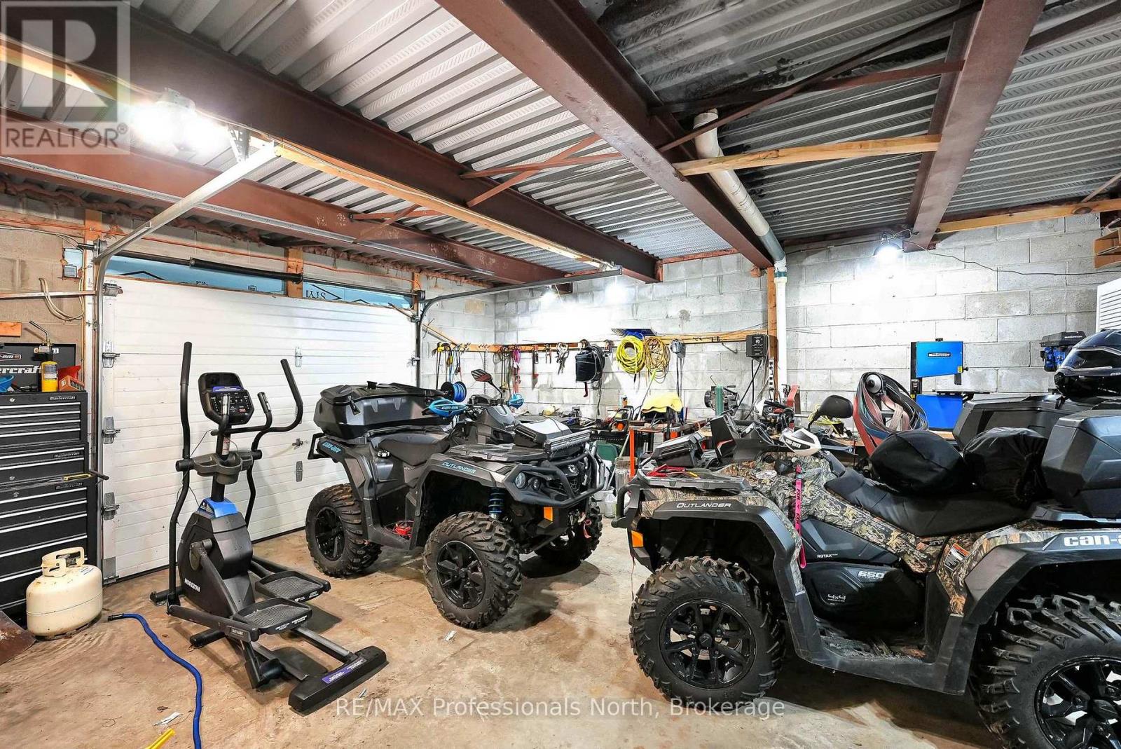 1187 WOODS ROAD - 47