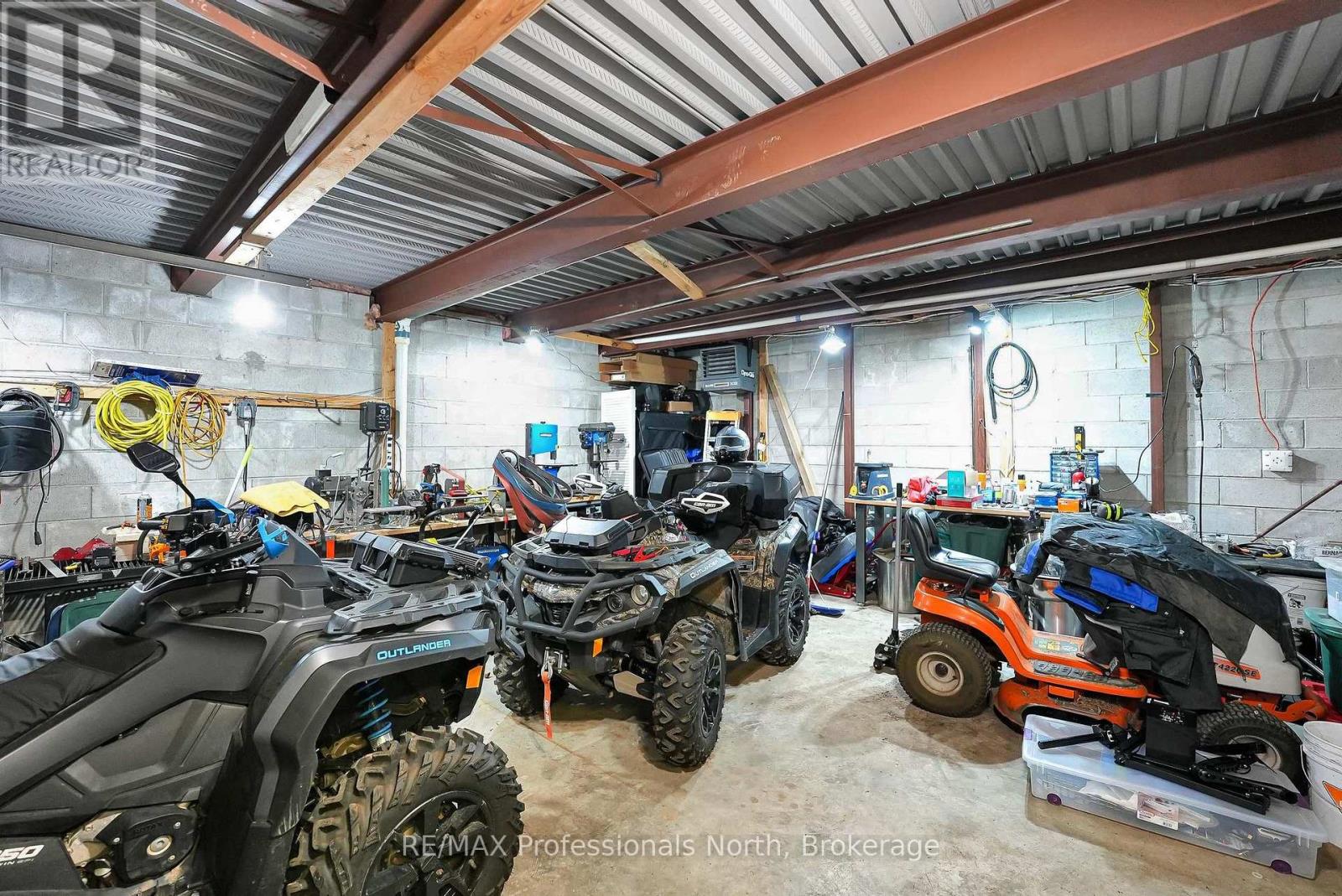 1187 WOODS ROAD - 48