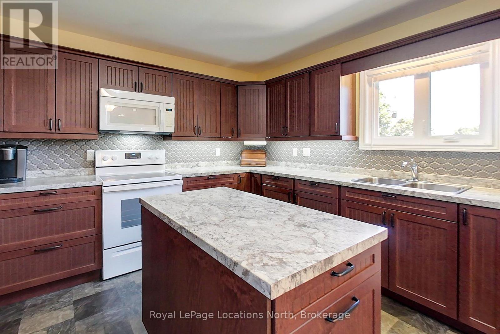 595 RIDGE ROAD - 17