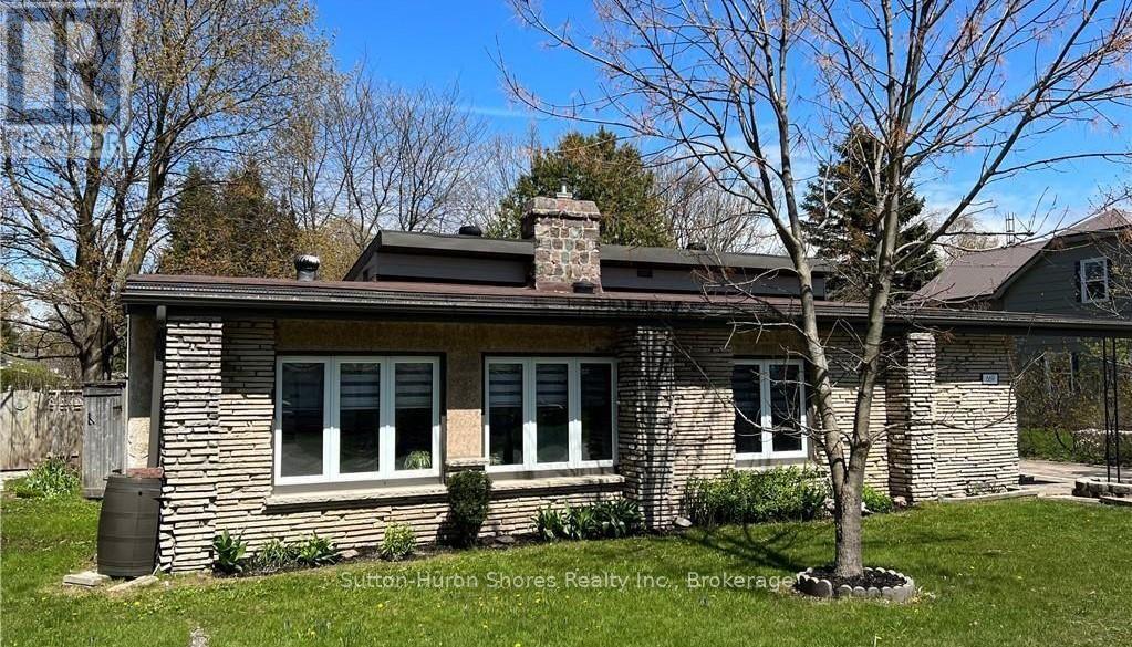 669 LOUIS STREET - 1