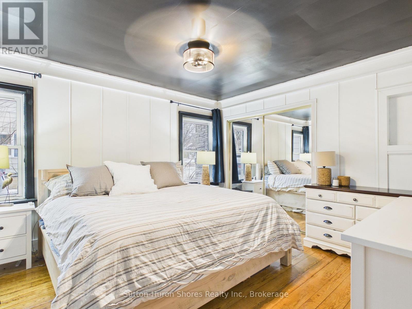 669 LOUIS STREET - 11