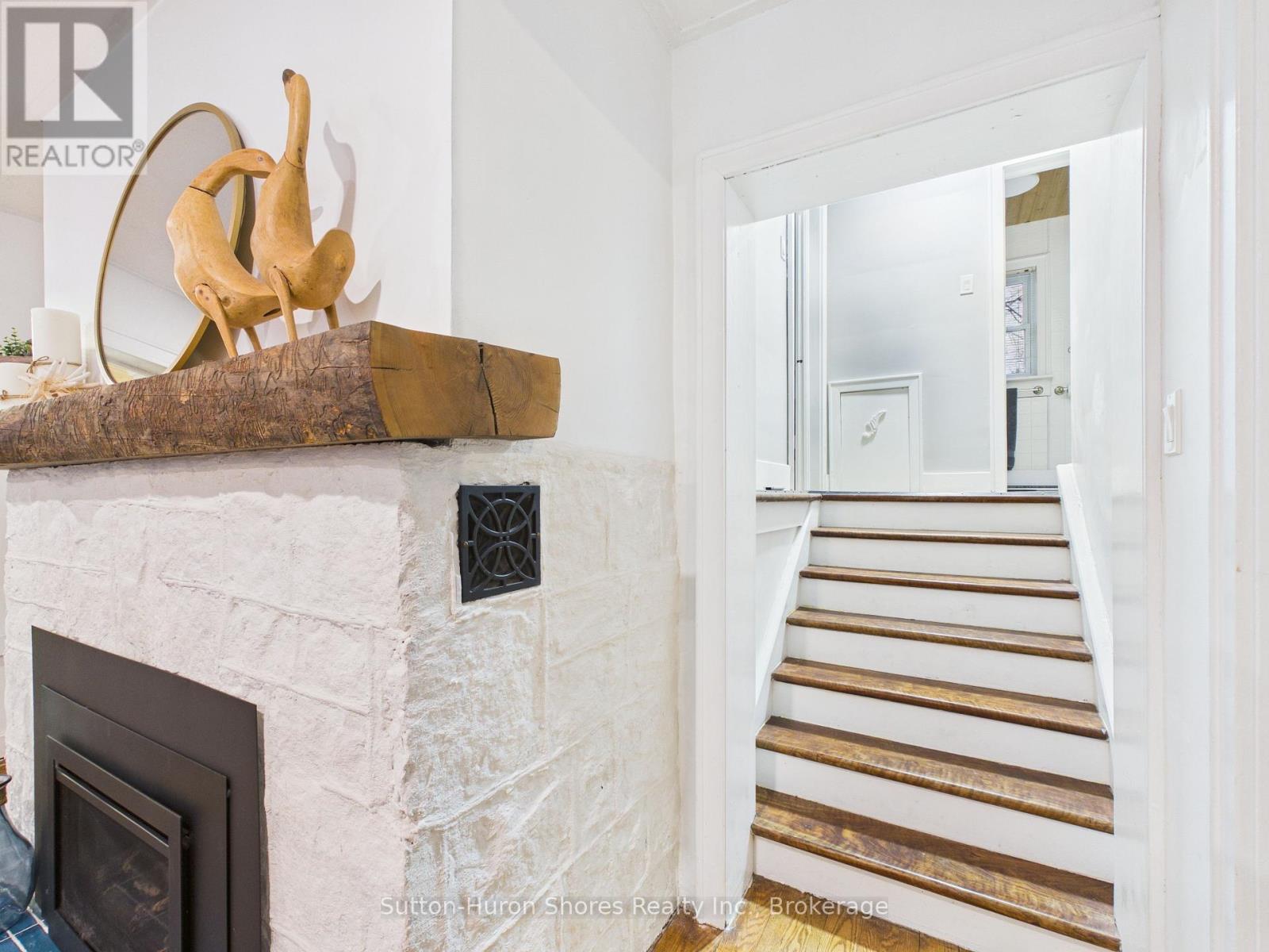 669 LOUIS STREET - 13