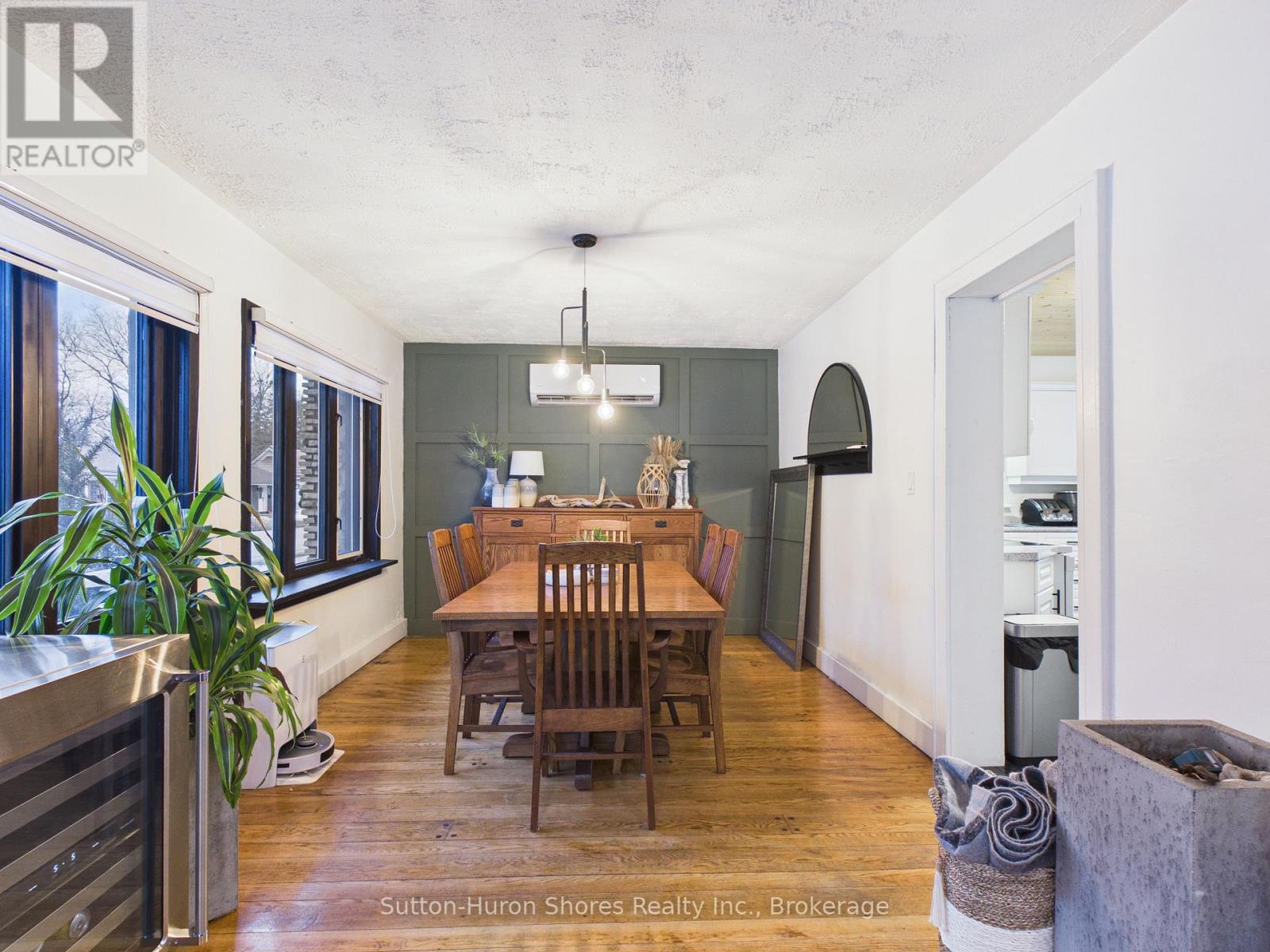 669 LOUIS STREET - 5