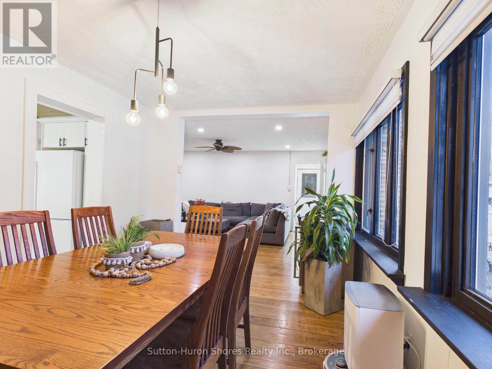 669 LOUIS STREET - 6