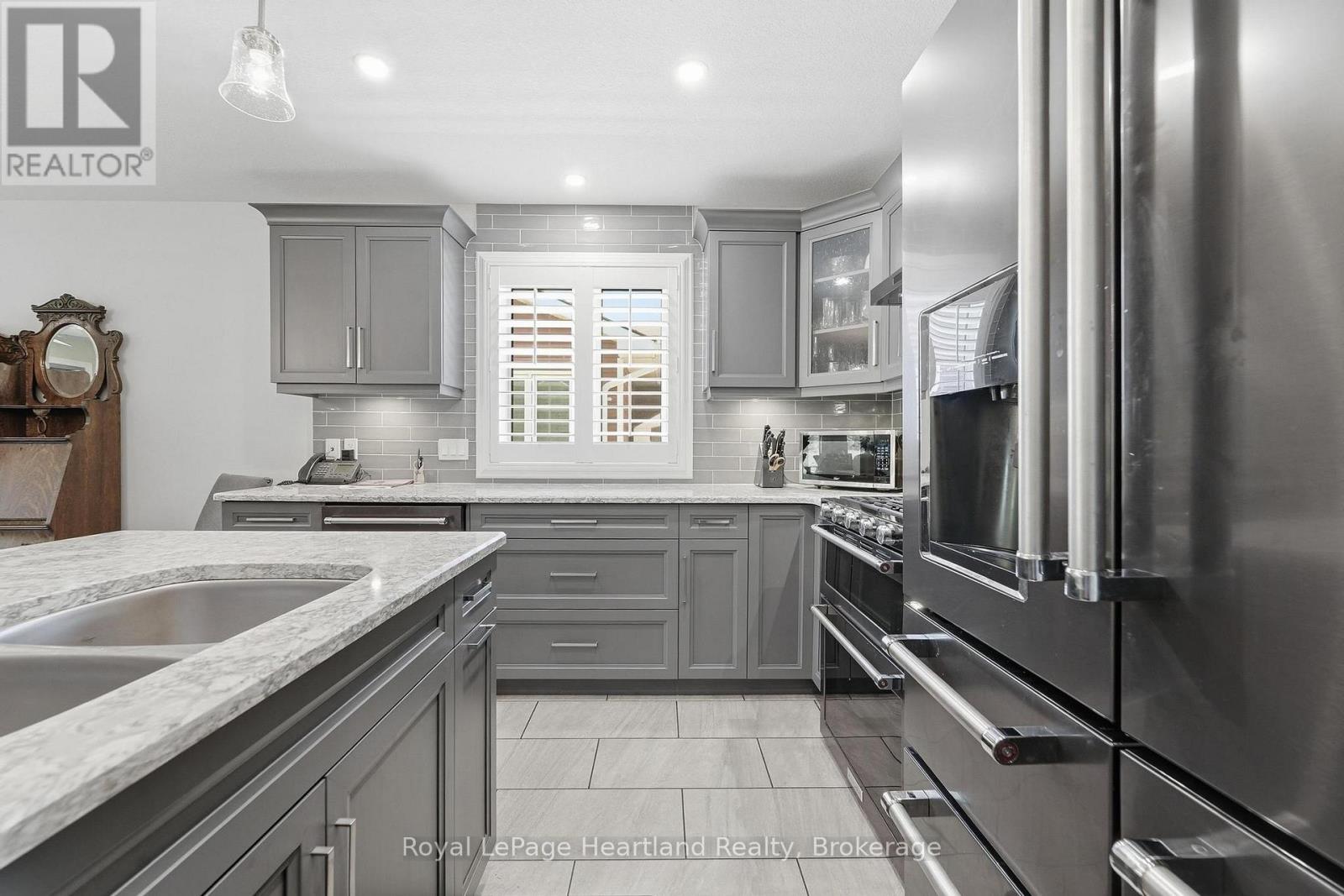 37 LAKE BREEZE DRIVE - Image 12