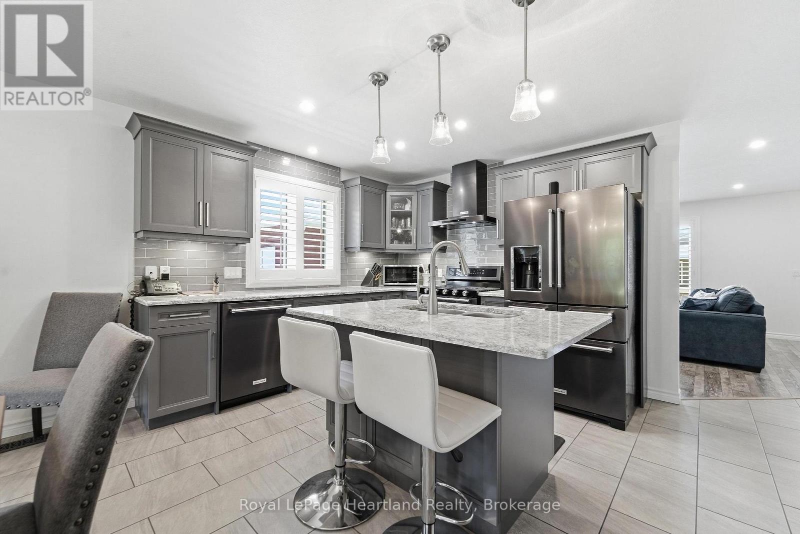 37 LAKE BREEZE DRIVE - Image 13