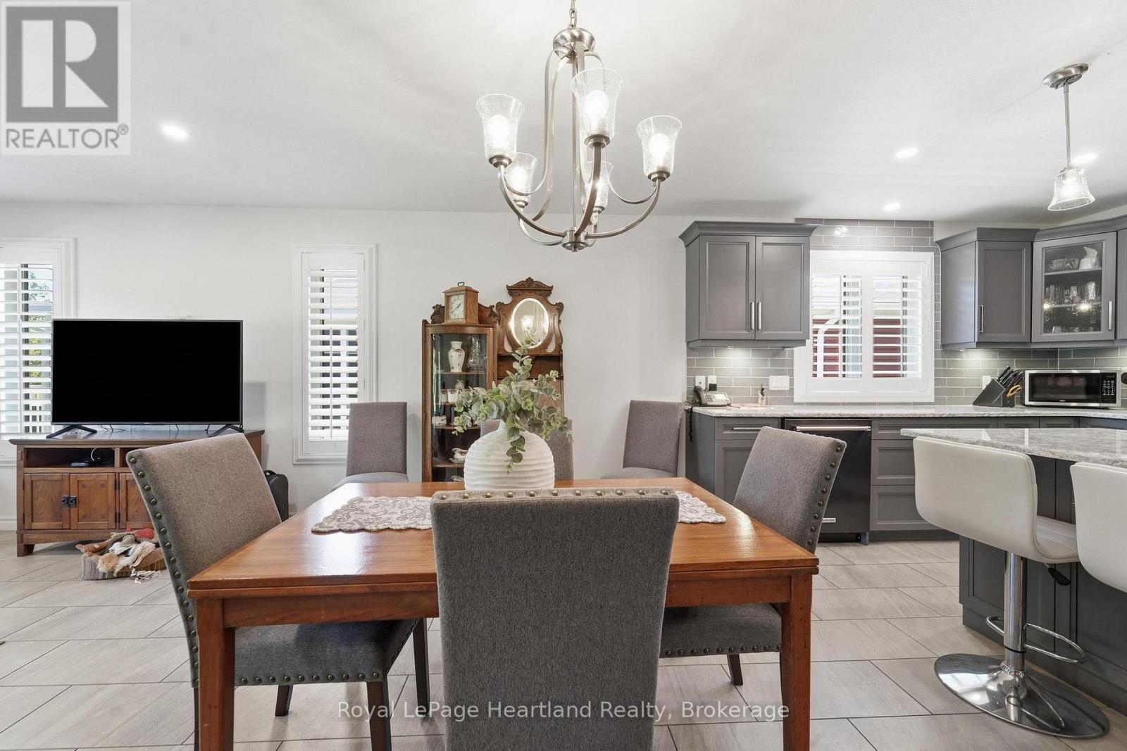 37 LAKE BREEZE DRIVE - Image 15