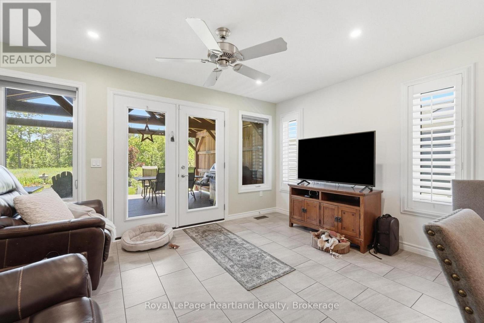 37 LAKE BREEZE DRIVE - Image 16