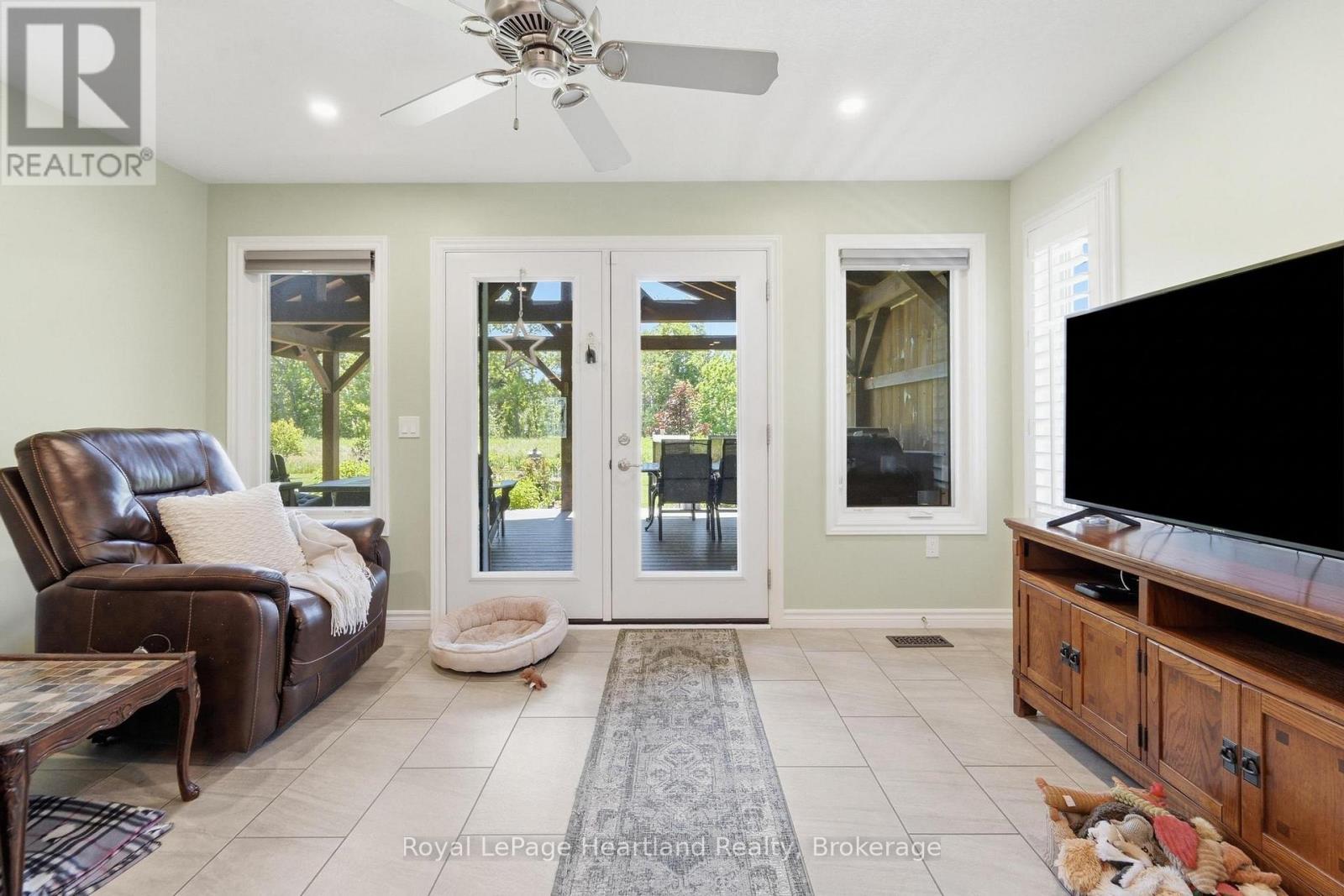 37 LAKE BREEZE DRIVE - Image 17