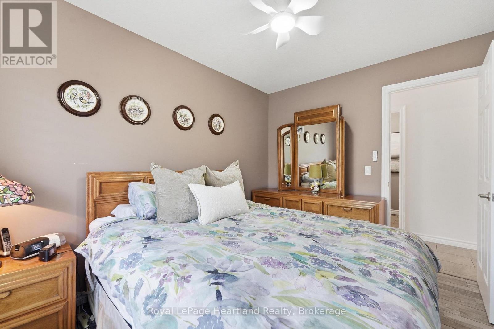 37 LAKE BREEZE DRIVE - Image 20