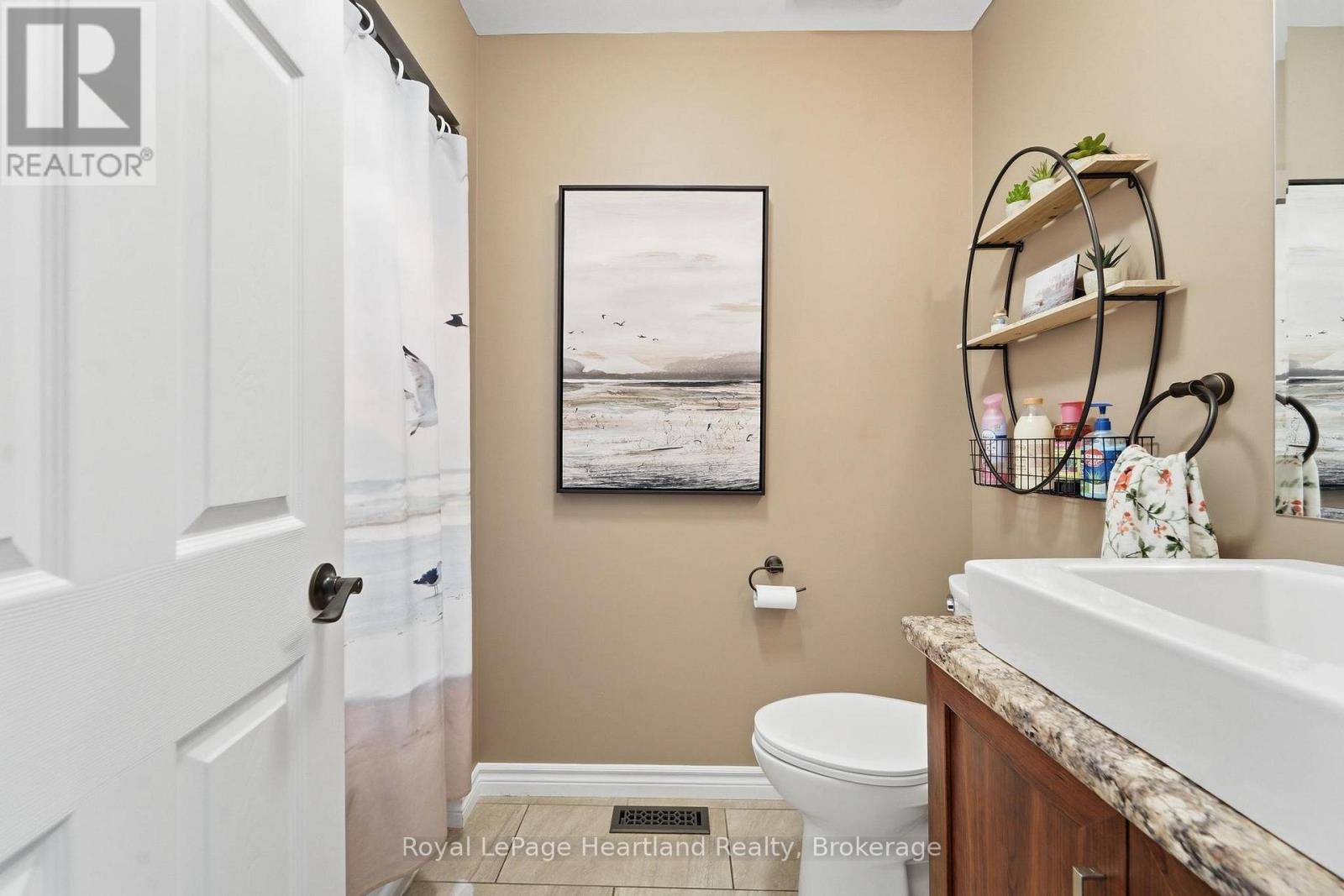 37 LAKE BREEZE DRIVE - Image 21