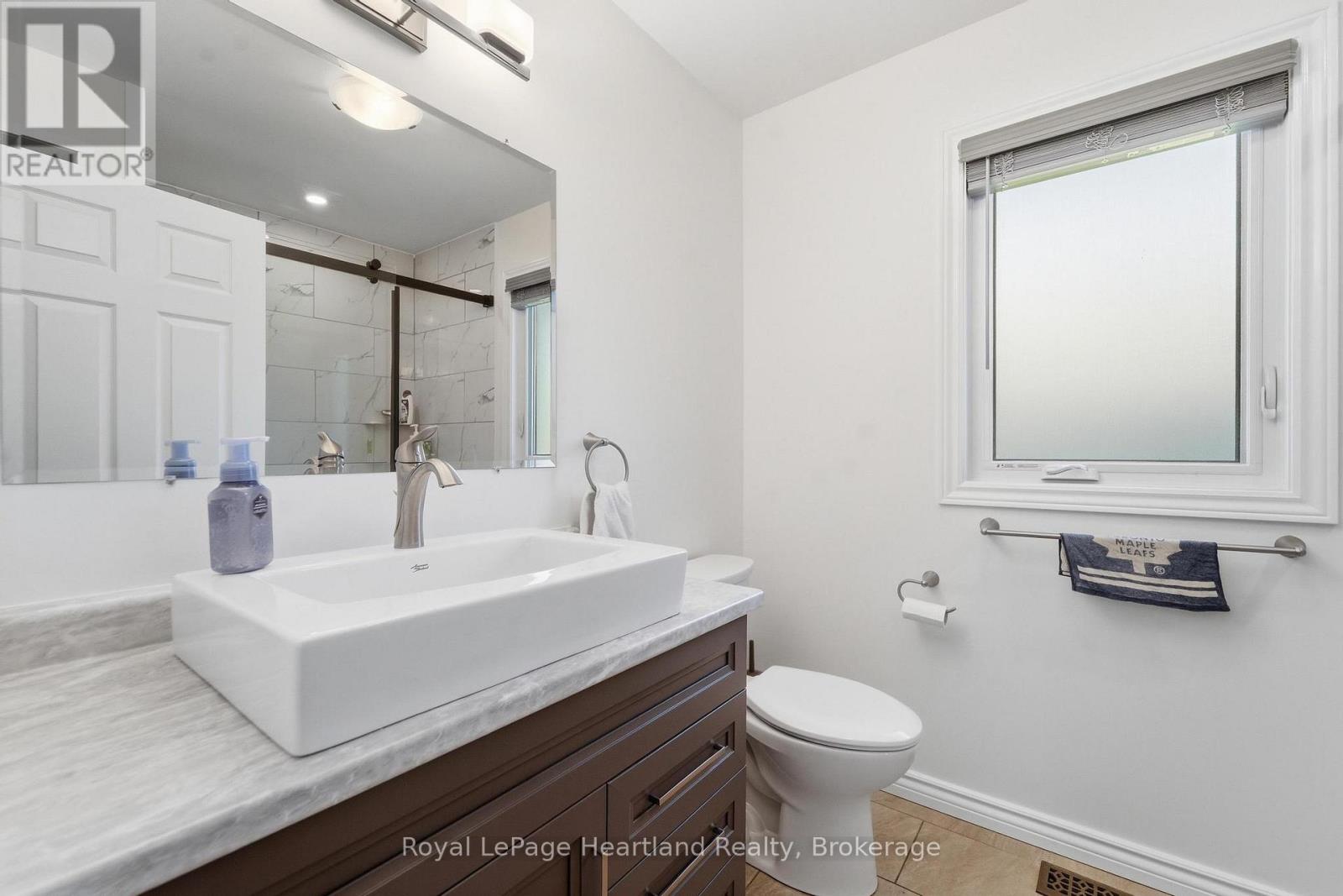 37 LAKE BREEZE DRIVE - Image 26