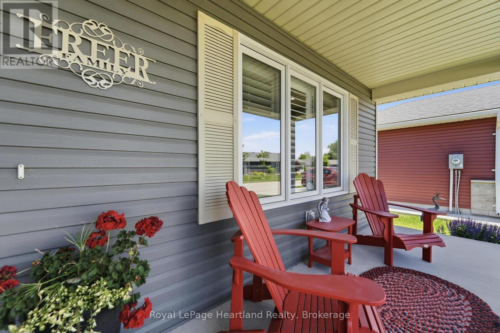 37 LAKE BREEZE DRIVE - Image 28