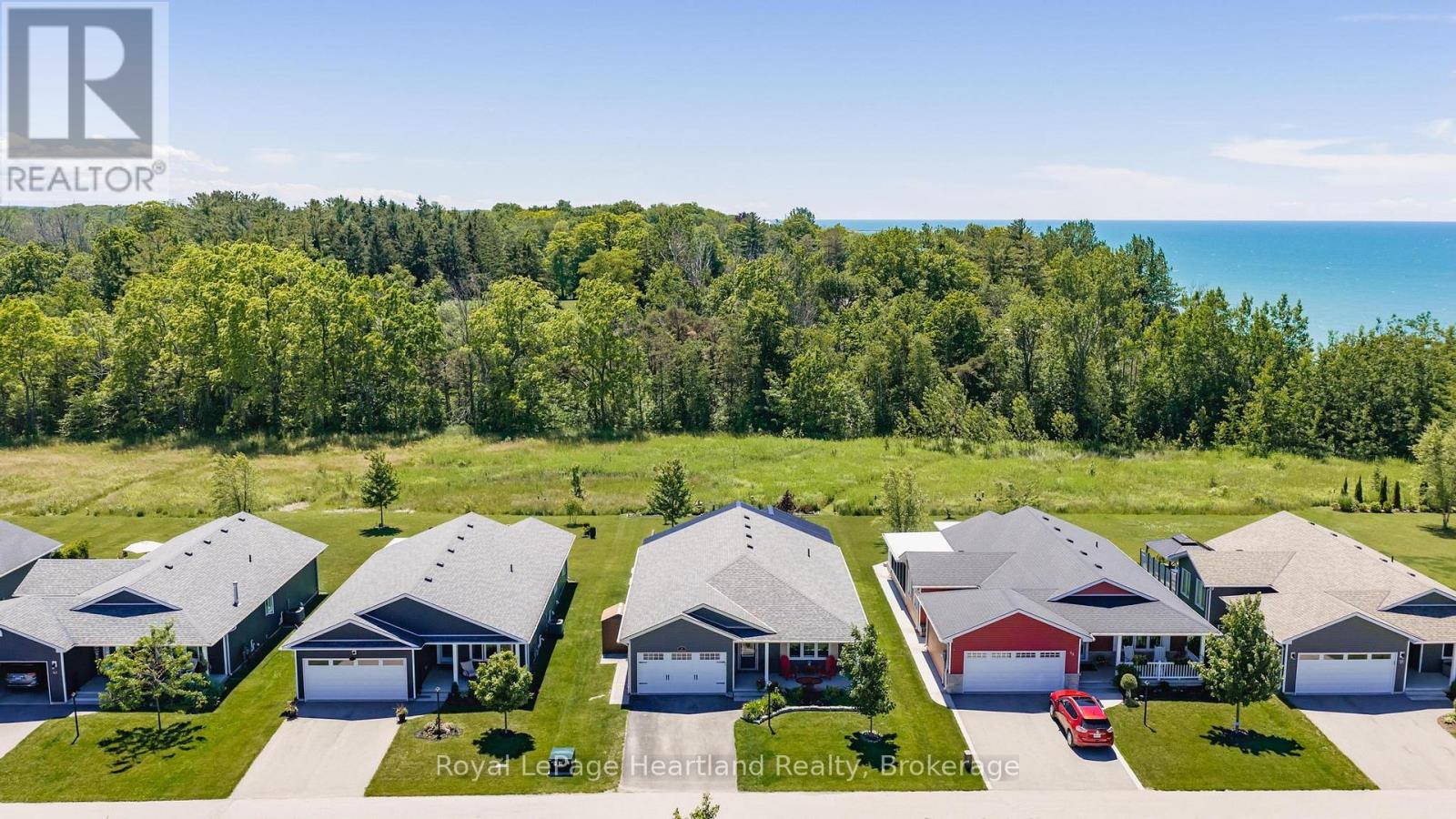 37 LAKE BREEZE DRIVE - Image 35