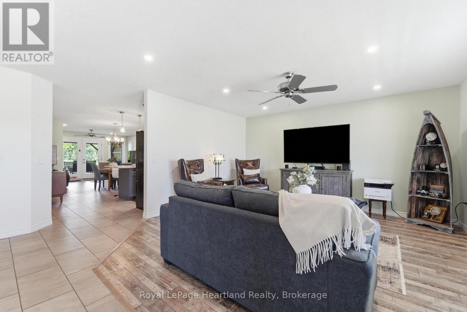 37 LAKE BREEZE DRIVE - Image 6
