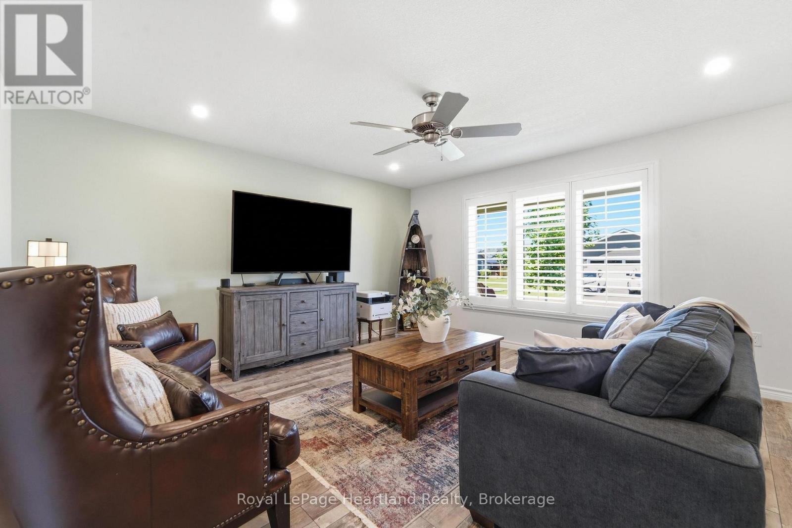37 LAKE BREEZE DRIVE - Image 8