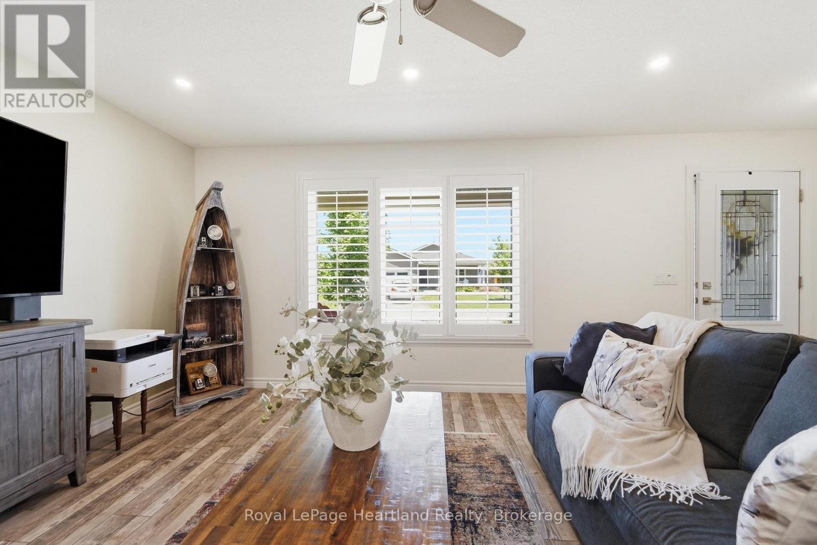 37 LAKE BREEZE DRIVE - Image 9