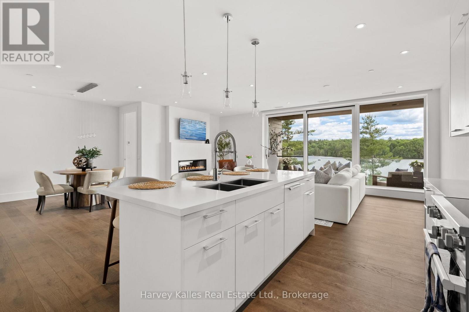 #306 727 GRANDVIEW DRIVE - 17