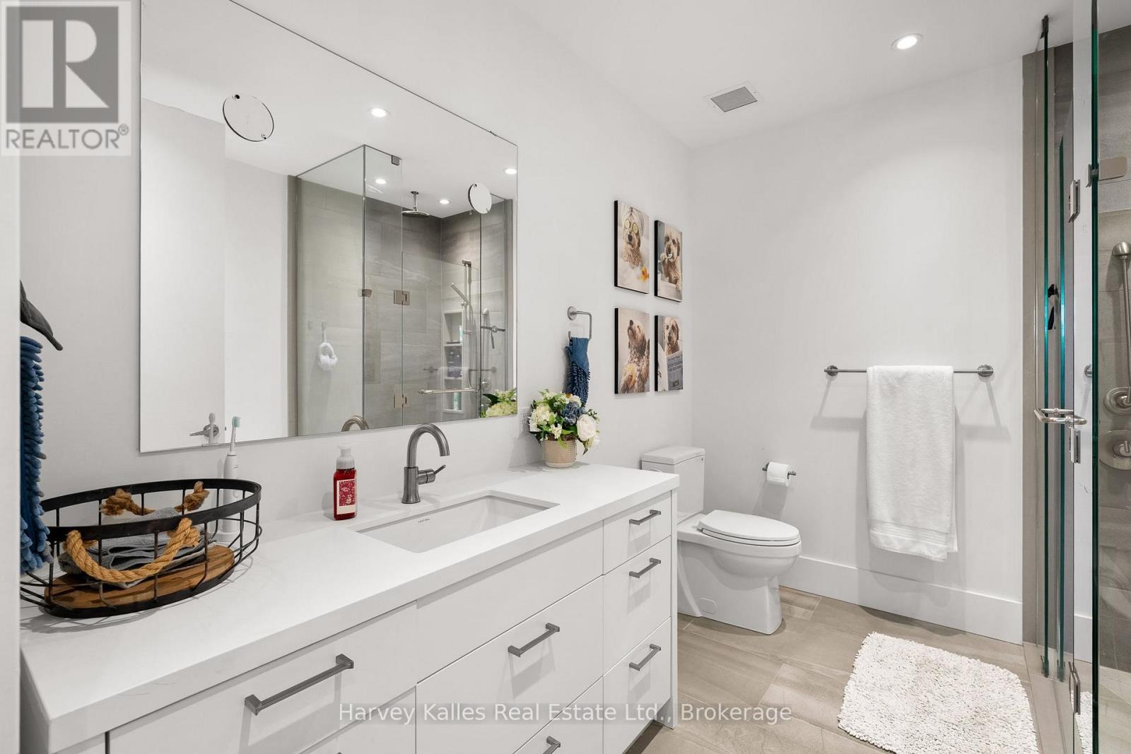 #306 727 GRANDVIEW DRIVE - 27