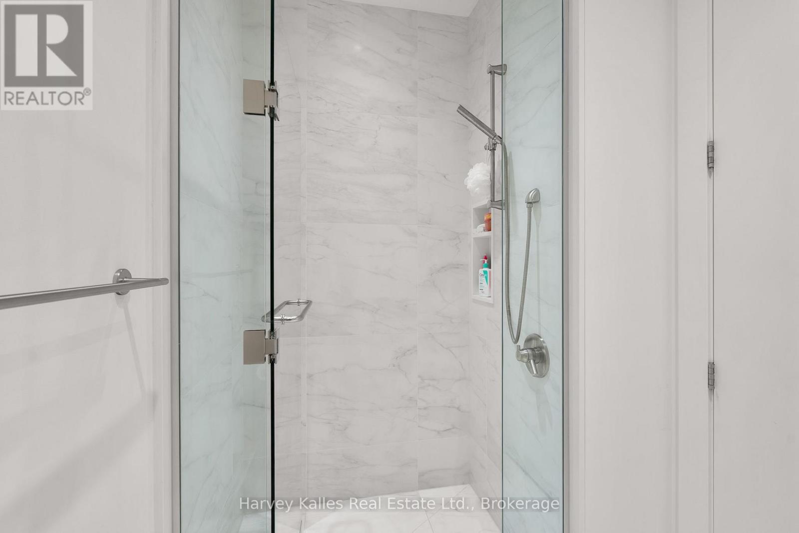#306 727 GRANDVIEW DRIVE - 32