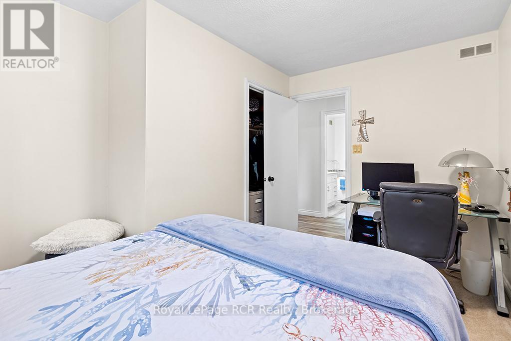 25 GRAHAM CRESCENT N - 31
