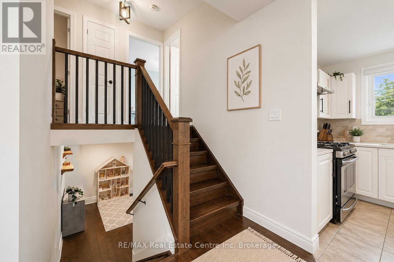 152 WELLINGTON ROAD 7 - 13