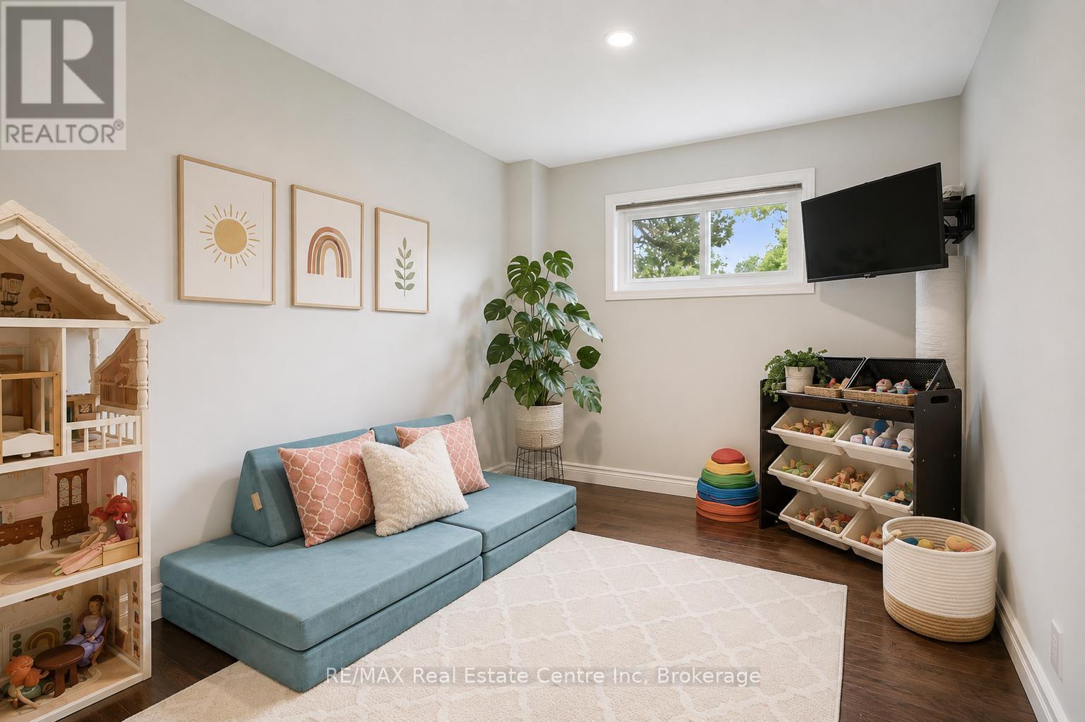 152 WELLINGTON ROAD 7 - 14