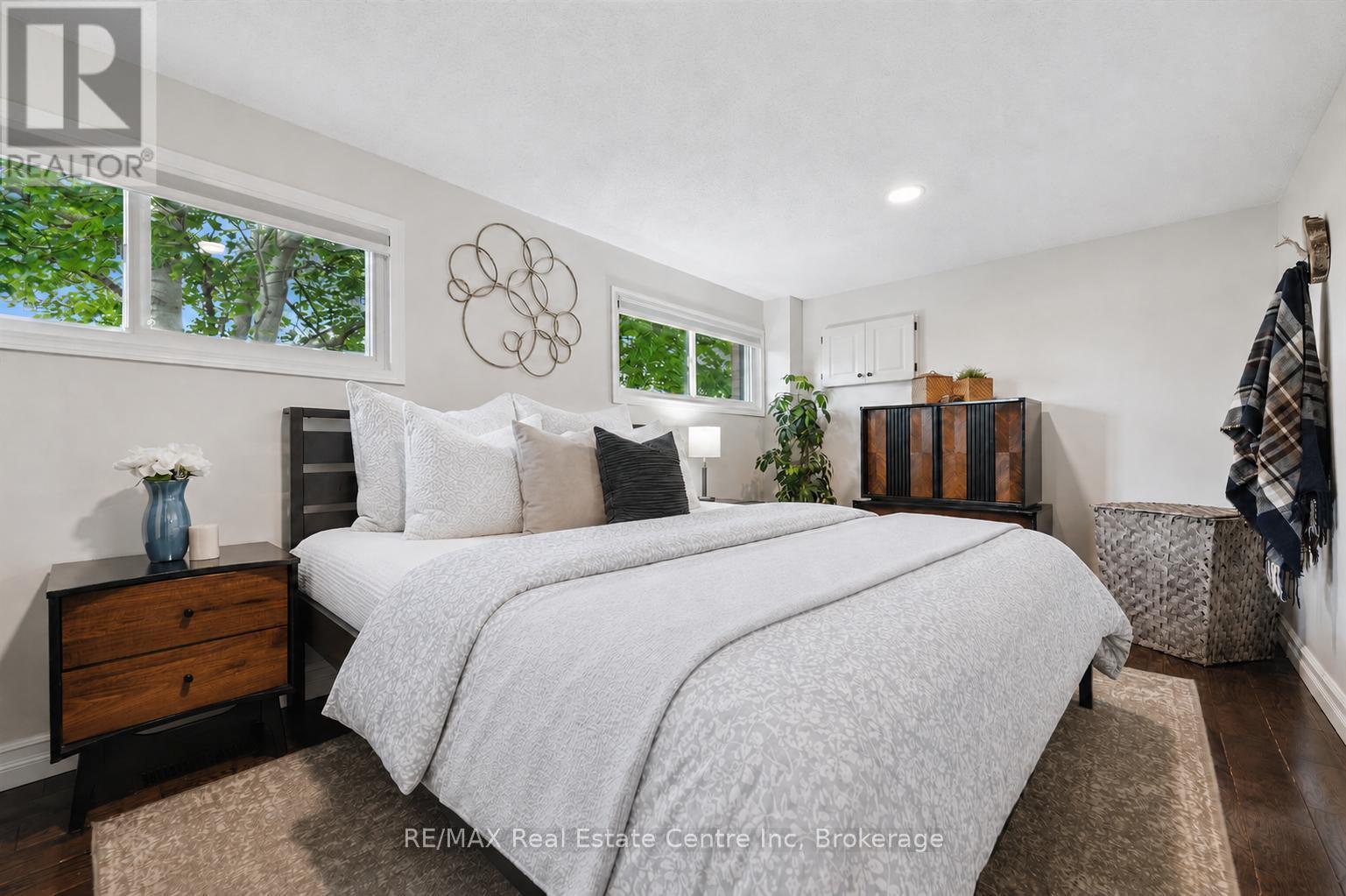 152 WELLINGTON ROAD 7 - 15