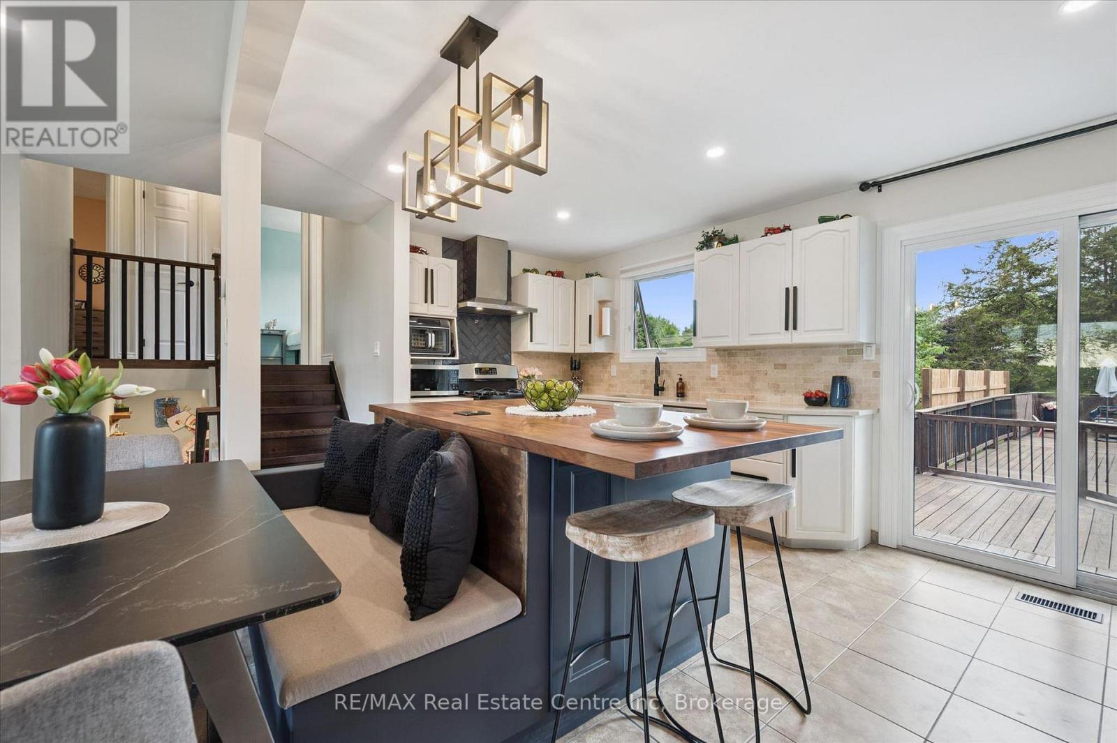 152 WELLINGTON ROAD 7 - 8