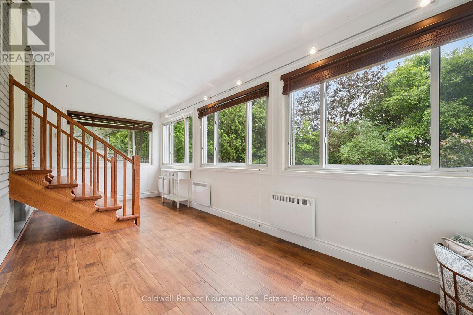62 GLENBURNIE DRIVE - 18