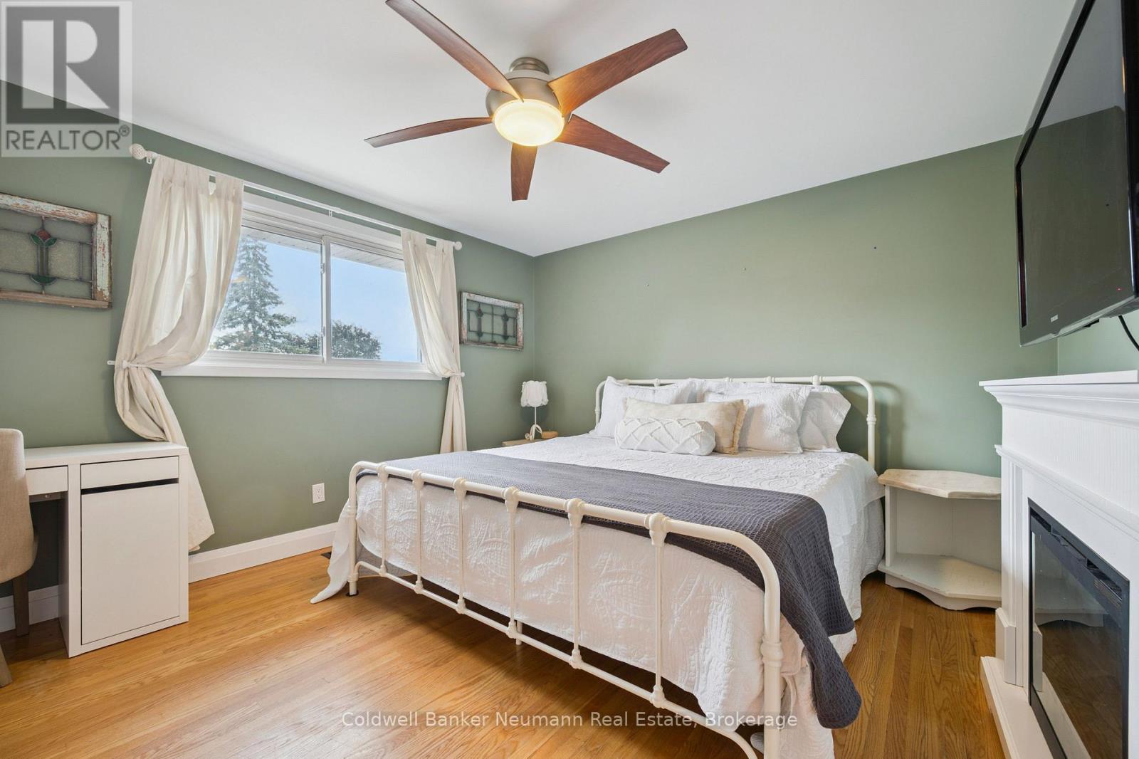62 GLENBURNIE DRIVE - 19