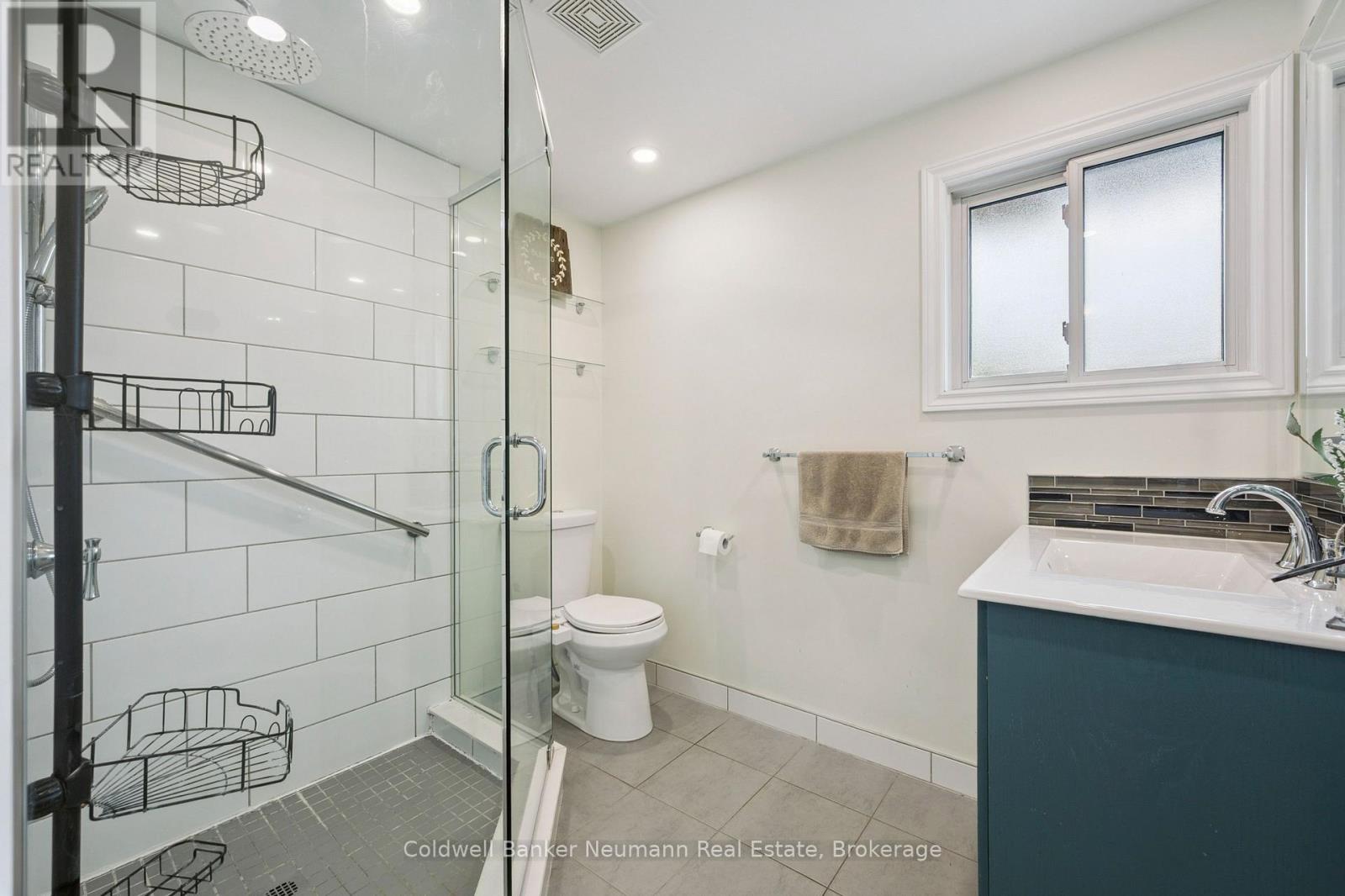 62 GLENBURNIE DRIVE - 23