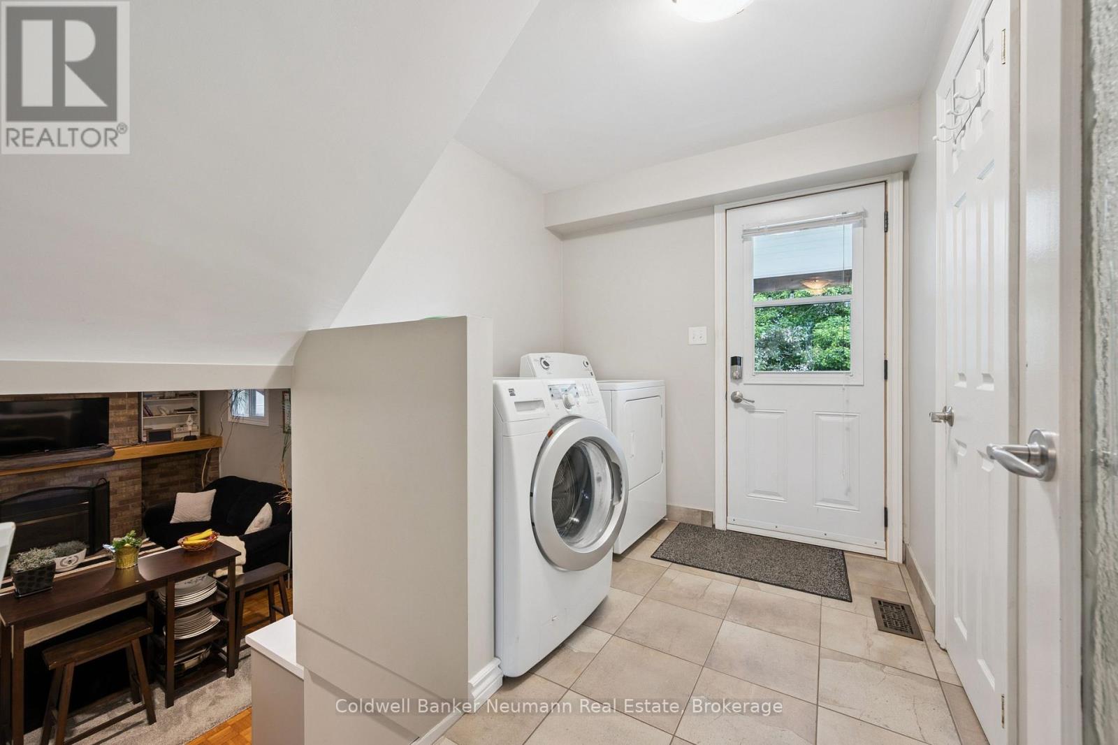 62 GLENBURNIE DRIVE - 25