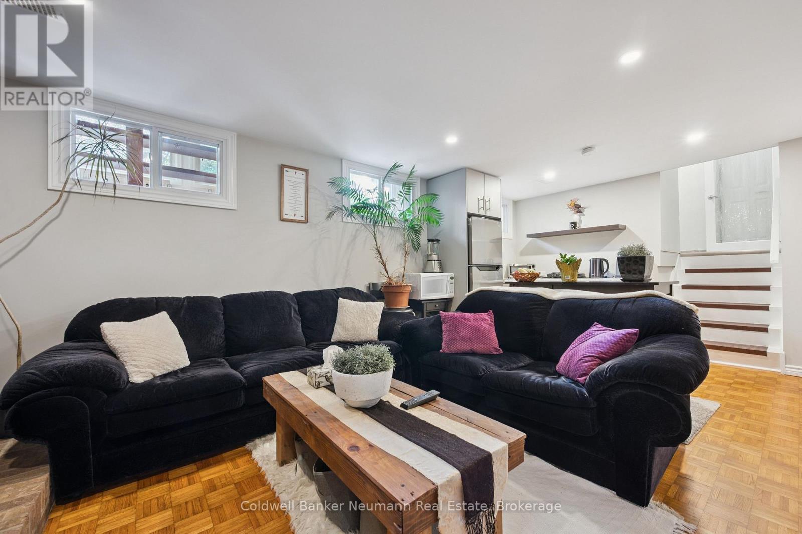 62 GLENBURNIE DRIVE - 29