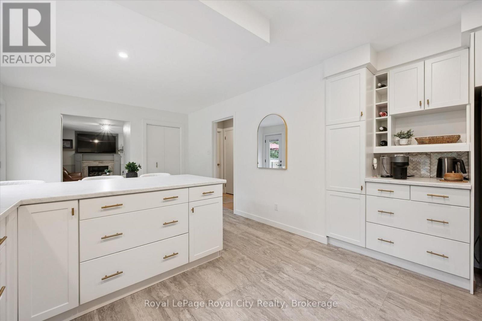 40 WALNUT DRIVE - 15