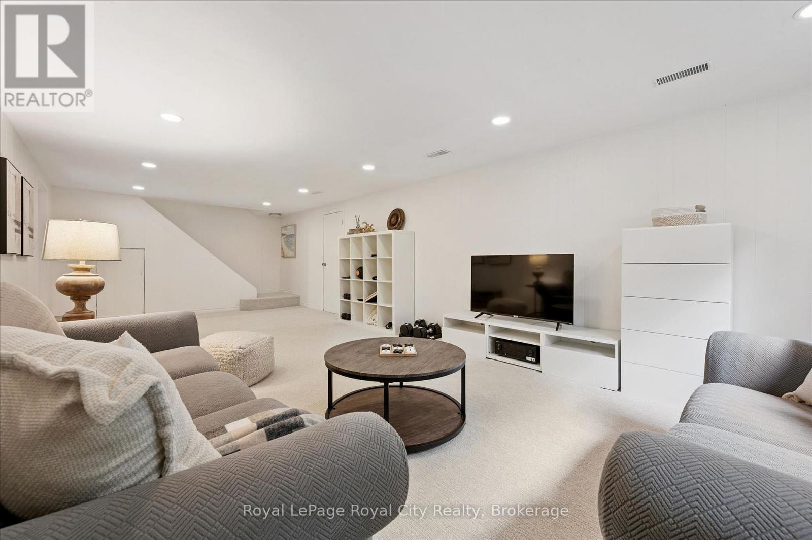 40 WALNUT DRIVE - 35