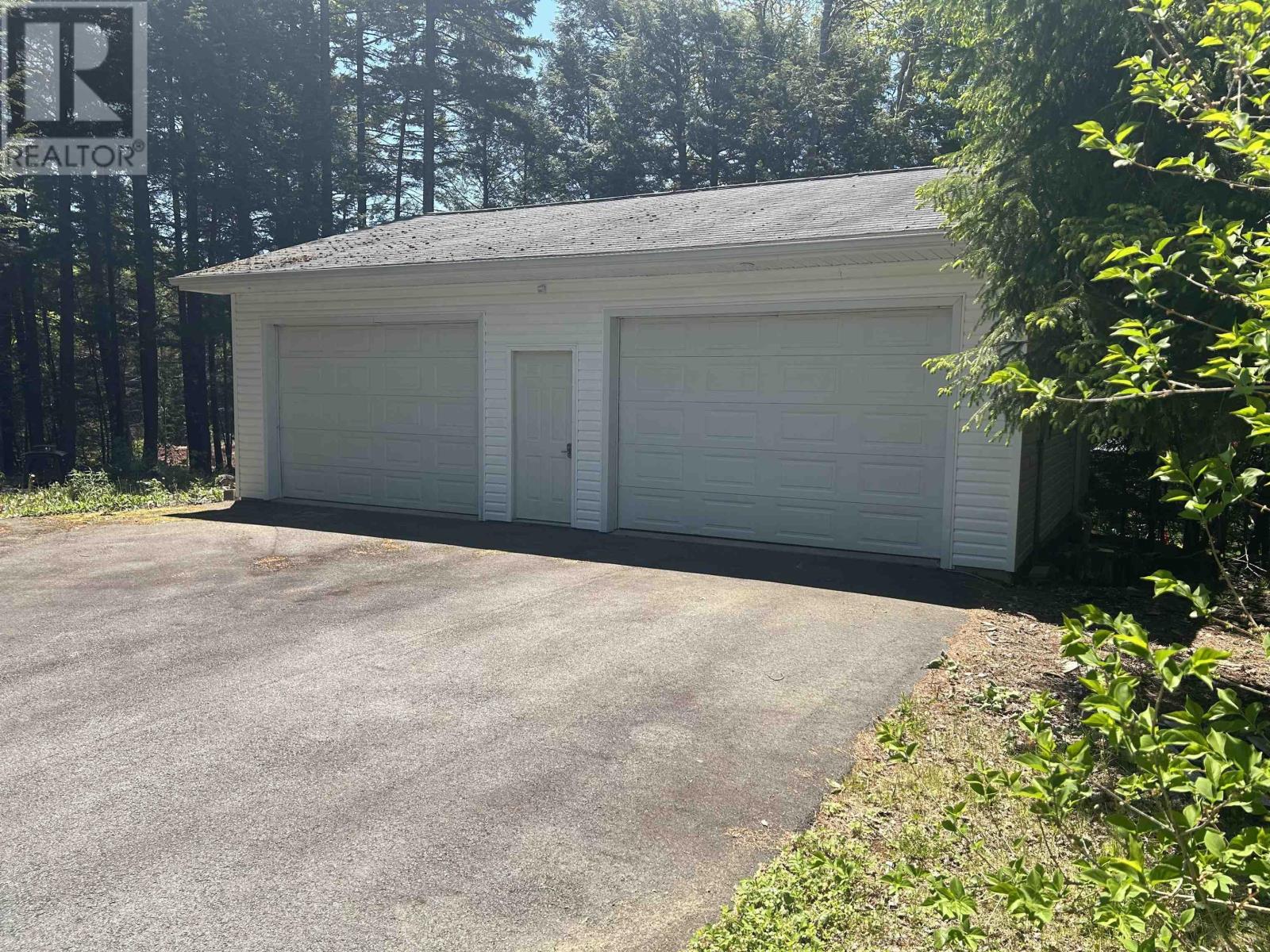 6 Ainsley Court - 6