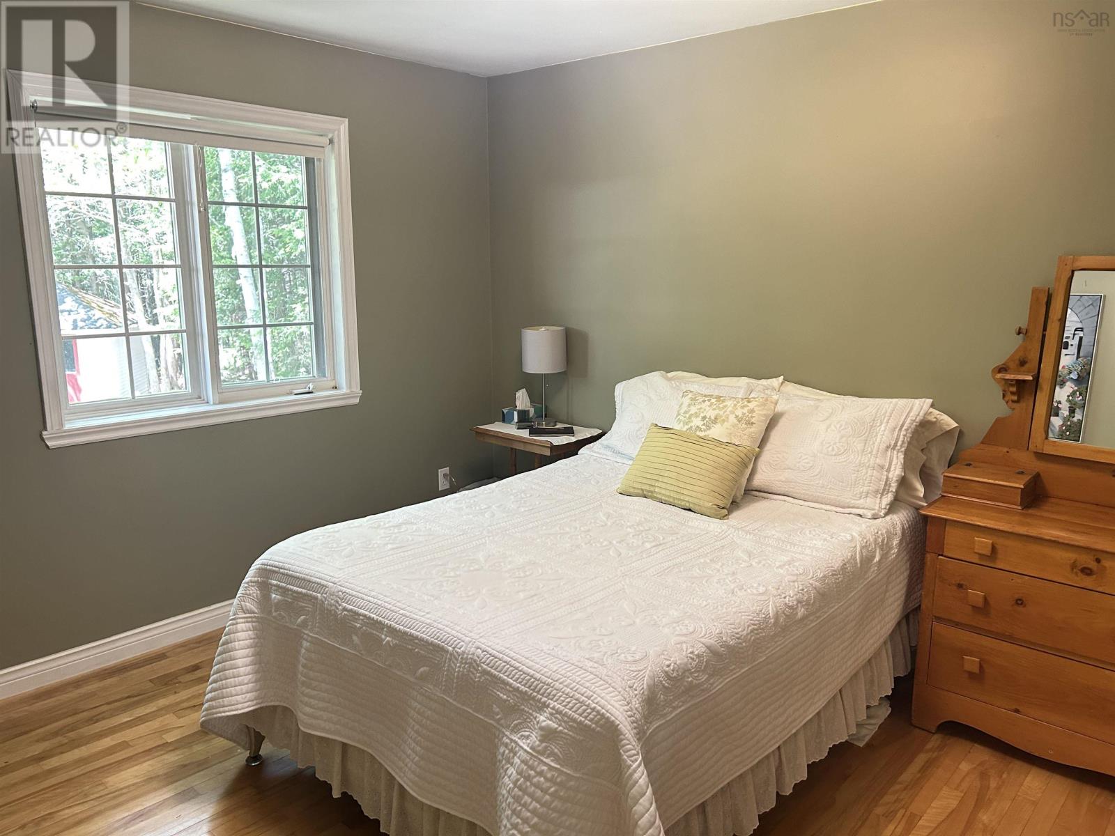 6 Ainsley Court - 8