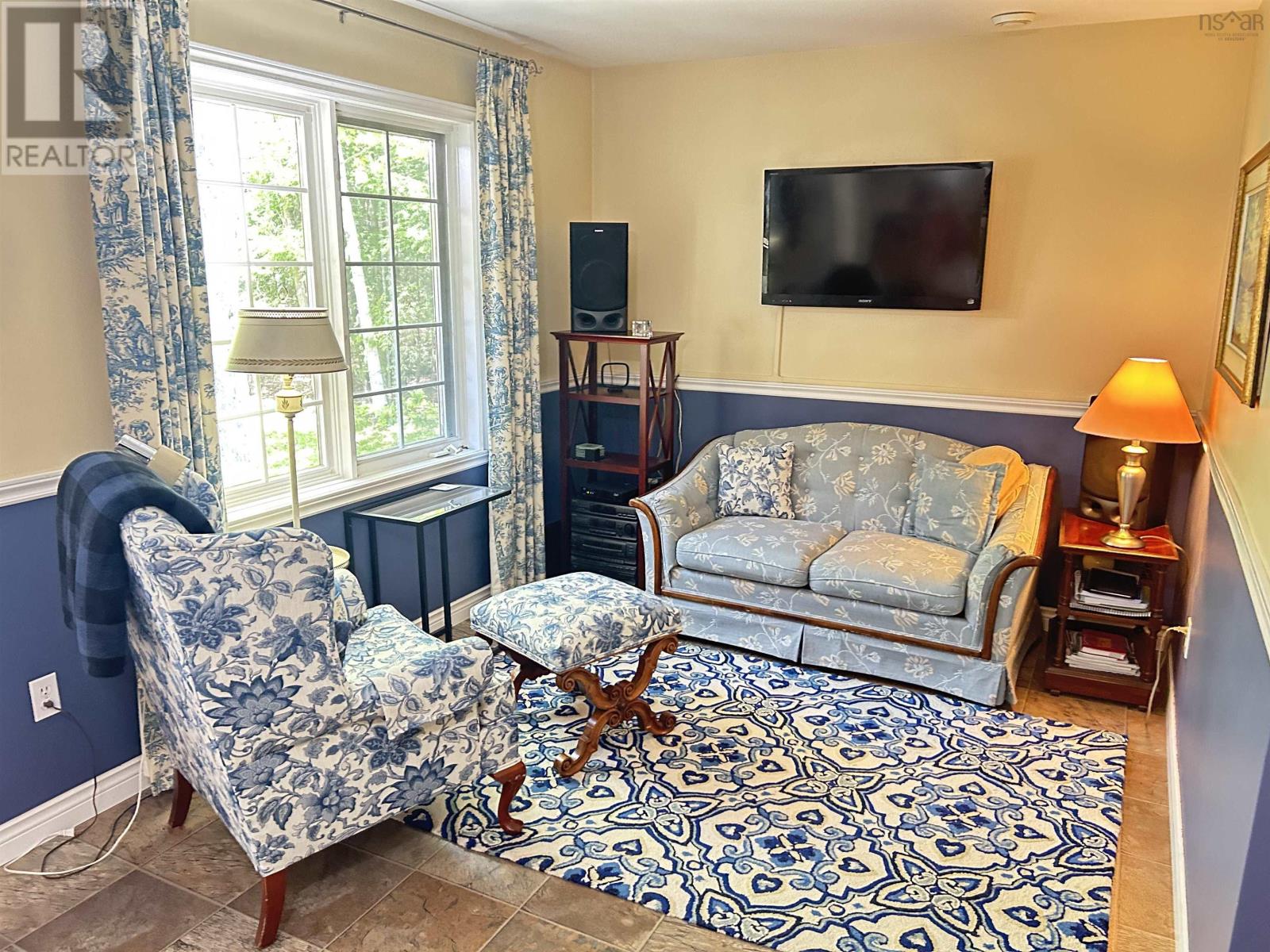 6 Ainsley Court - 11
