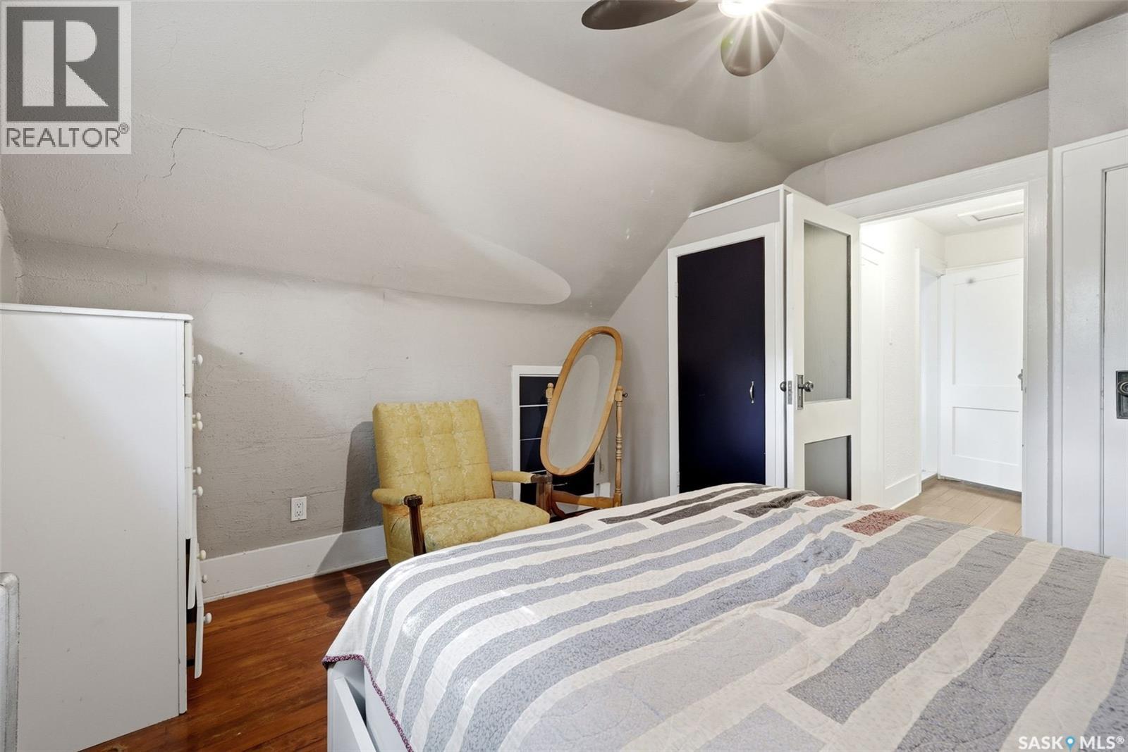 2917 Robinson STREET - 16